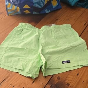 Nwt Patagonia Women's Baggies Shorts in Lime 5 Inch Sz M